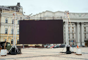Установка и монтаж светодиодного led экрана в Москве